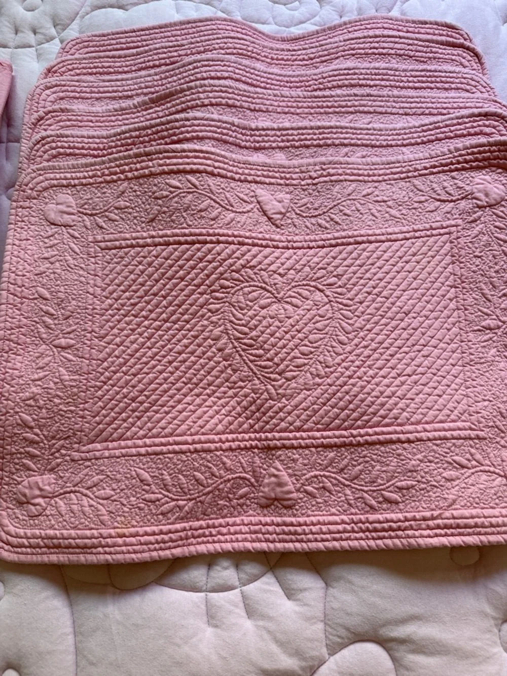 Williams Sonoma Pink Quilted Placemats and Napkins Set